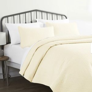 Hometextile Inc Hotel style Bedding Coverlet and 2 pillow shams - king - Ivory